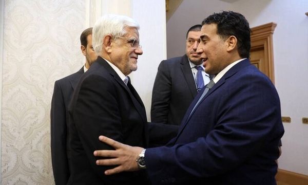 عارف: ایران تهدیدات را تبدیل به فرصت کرده است

