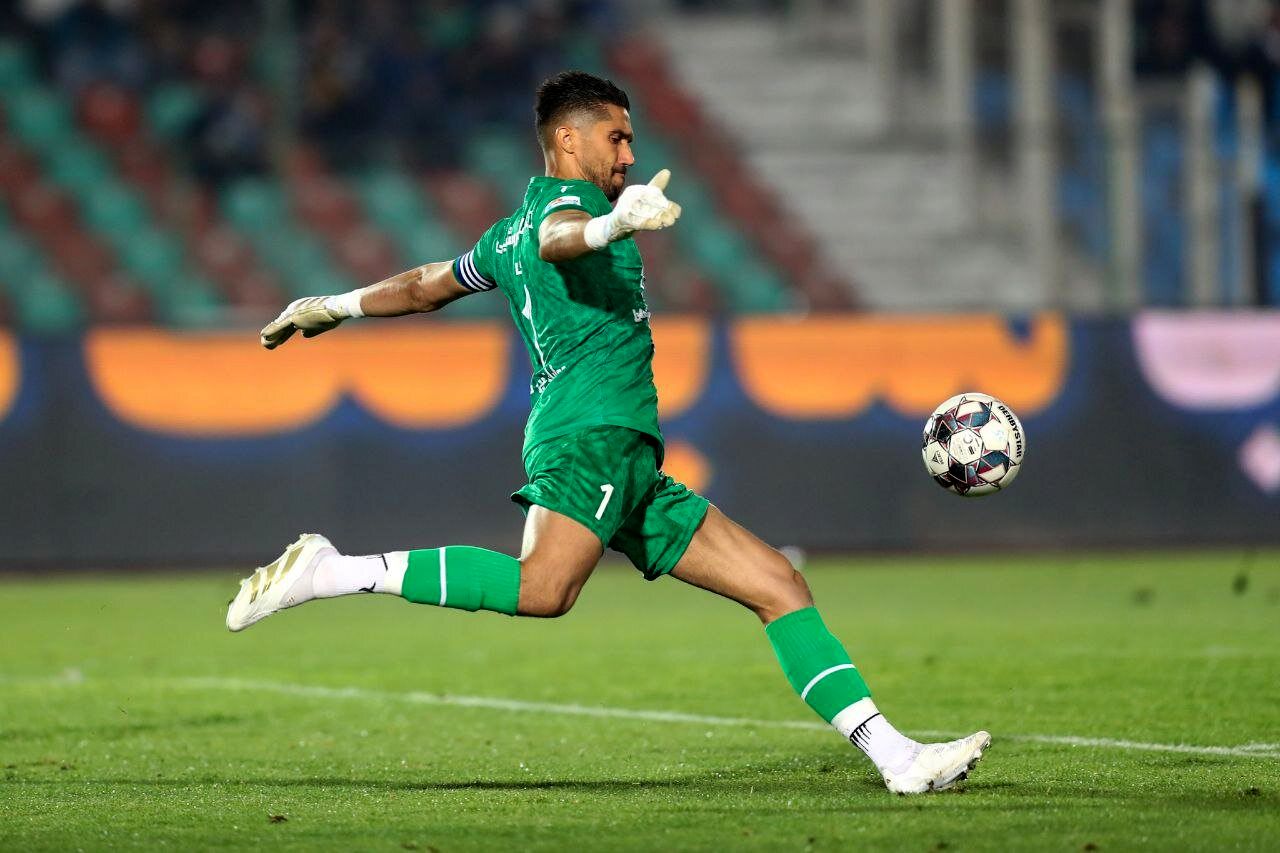 کاپیتان استقلال شاگرد سرمربی پرسپولیسی می‌شود
