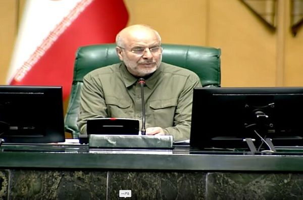 تثبیت قیمت کالاهای اساسی با کالابرگ الکترونیک ضروری است