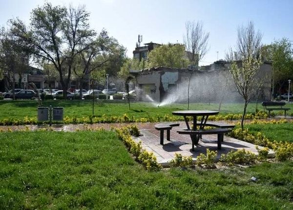 توسعه شبکه آبیاری فضای سبز در منطقه ۲ شهرداری تهران

