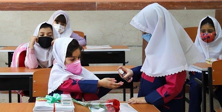 هیچ دانش‌آموز قمی در فضای آموزشگاه مبتلا به کرونا نشده است