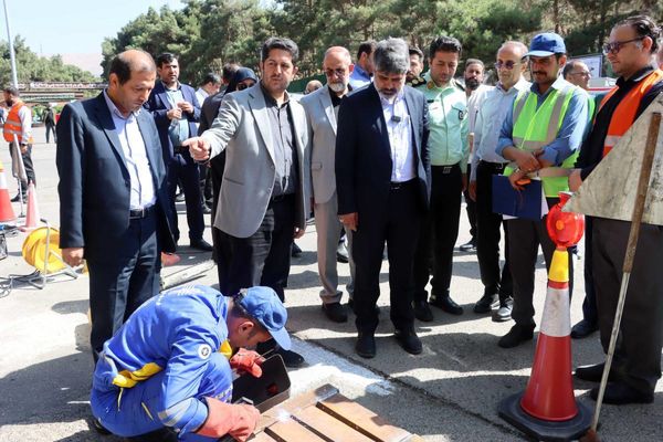برگزاری مانور سنجش آمادگی جسمانی نیروهای اجرایی سامانه ۱۳۷ منطقه ۴ در بوستان بانوان حدیدچی

