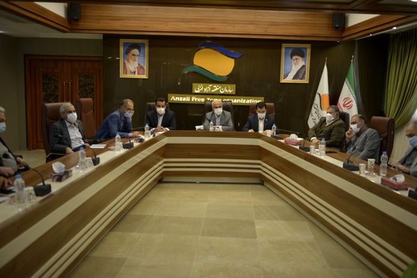 حذف برخی موانع و پشتیبانی از تولید به منظور ایجاد تحول اقتصادی