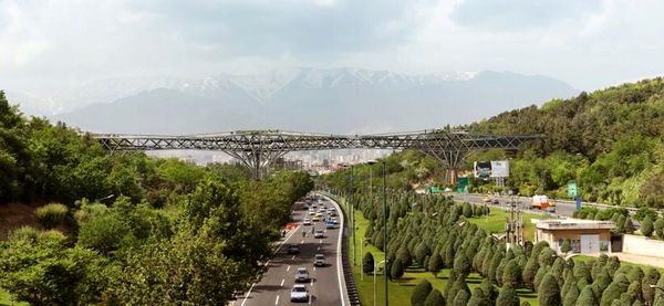 اجرای طرح نگهداشت فضای سبز در بزرگراه های منطقه سه تهران

