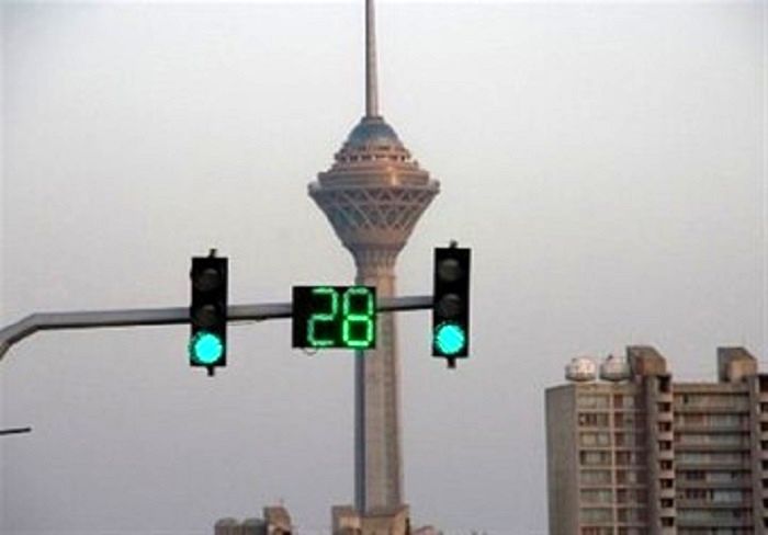 چراغ‌راهنمایی تقاطع‌های پرتردد منطقه ۲ به سیستم برق اضطراری تجهیز شد

