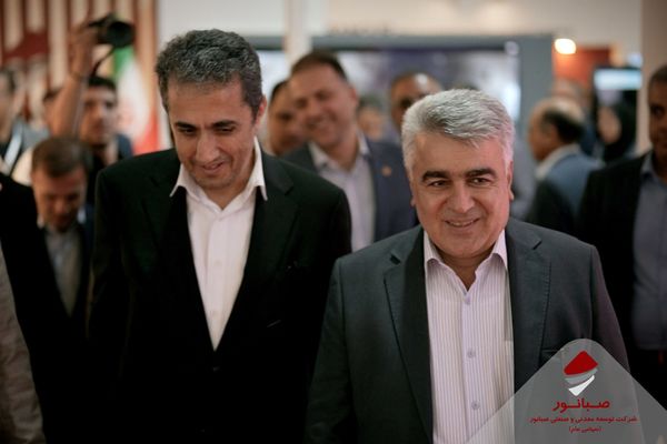 بازدید رئیس هیئت عامل ایمیدرو از غرفه صبانور در رویداد جامع معدن و صنایع معدنی