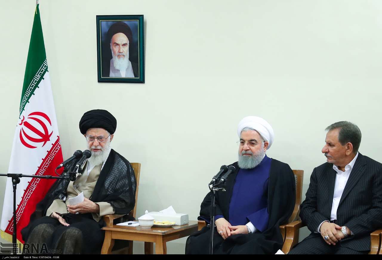 تنگناهای کشور و تداوم حمایت رهبری از دولت