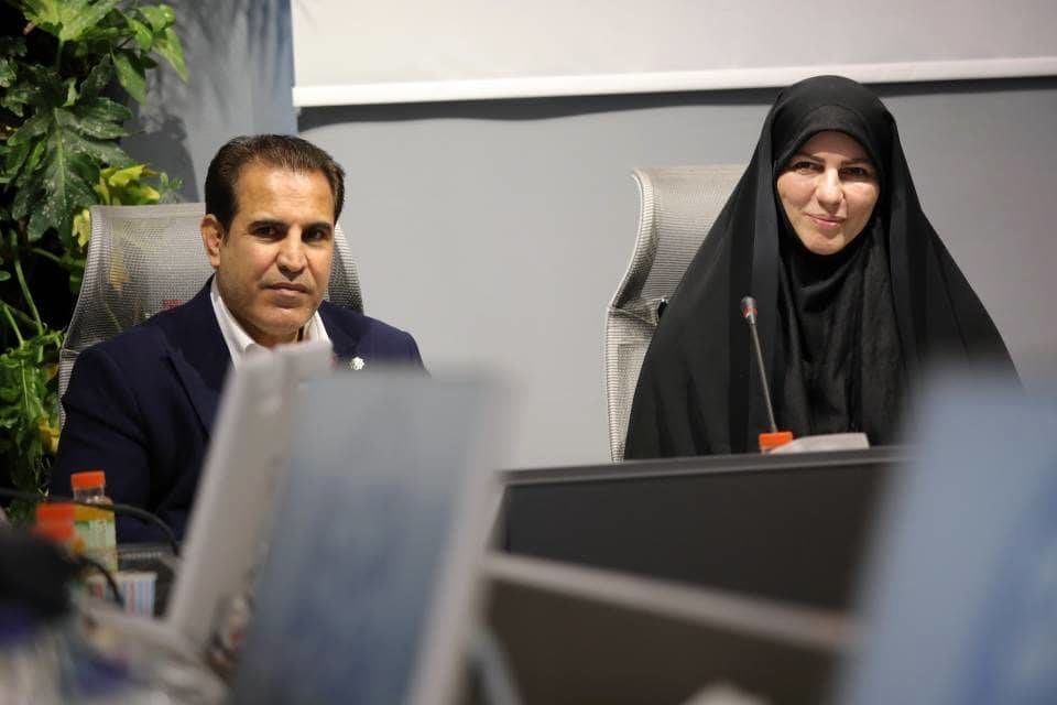 پویش «مام میهن» با تجلیل از بانوان جهادگر در منطقه ۱۳ برگزار شد


