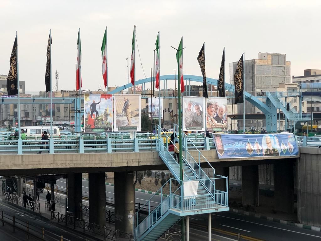 اکران سازه های ثابت و موقت مناسبتی در شمال شرق پایتخت

